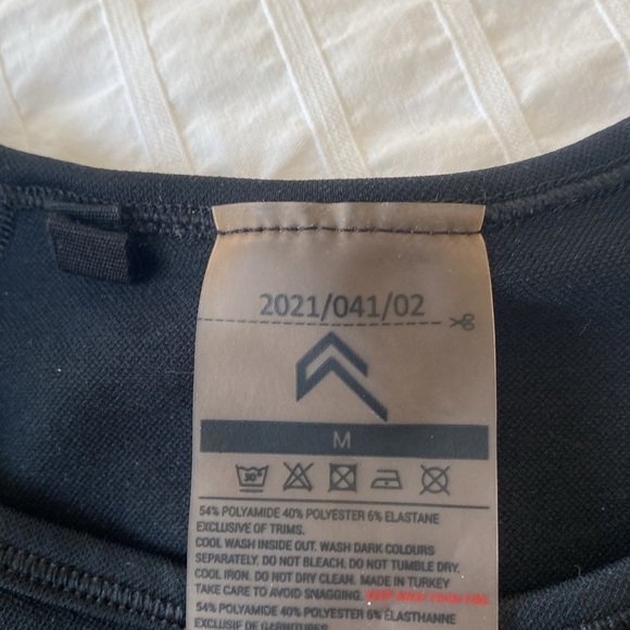 GYM Top!!! Great condition only wore once! - Picture 2 of 2